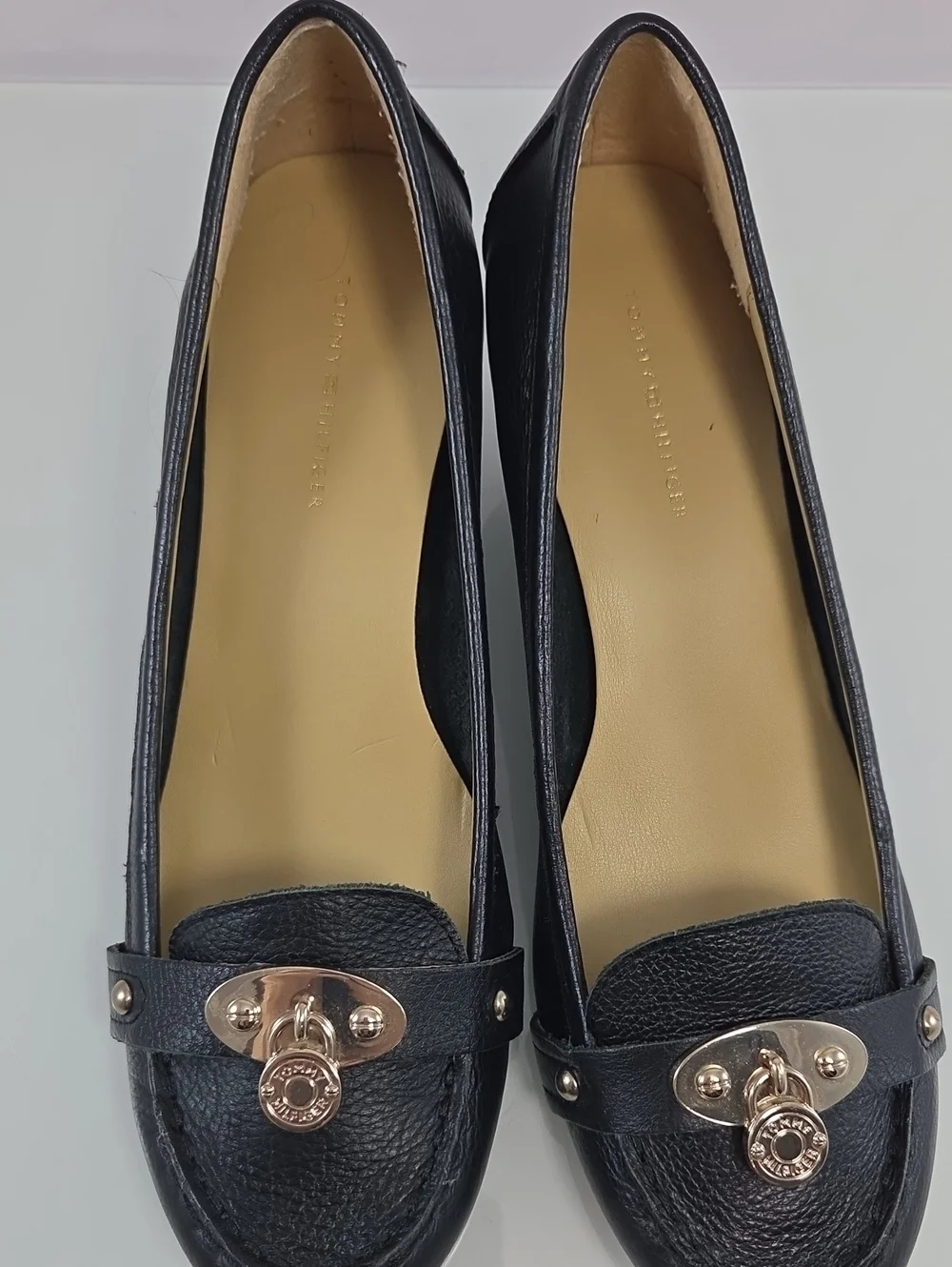 Tommy Hilfiger Black Leather Wedge Loafers with Gold Emblem Size 8.5